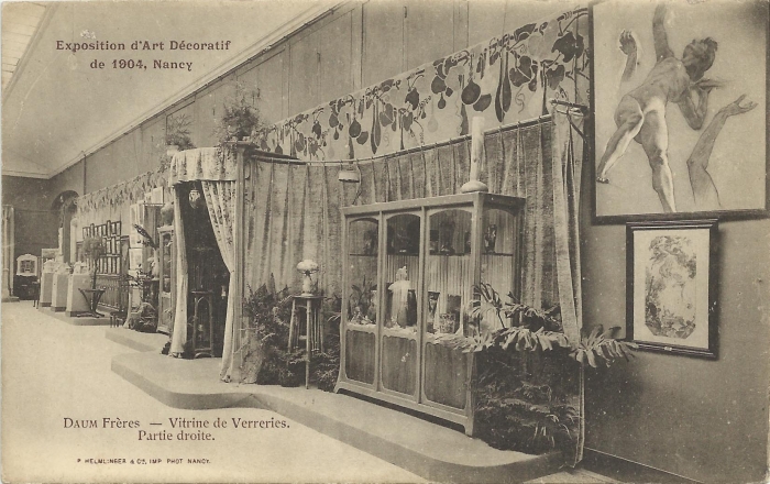 Daum-Vitrine de verrerie-Droite