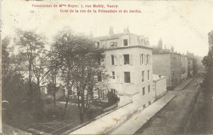 Côté rue de la Primatiale