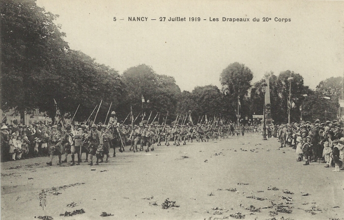 05 - Les drapeaux du 20e Corps