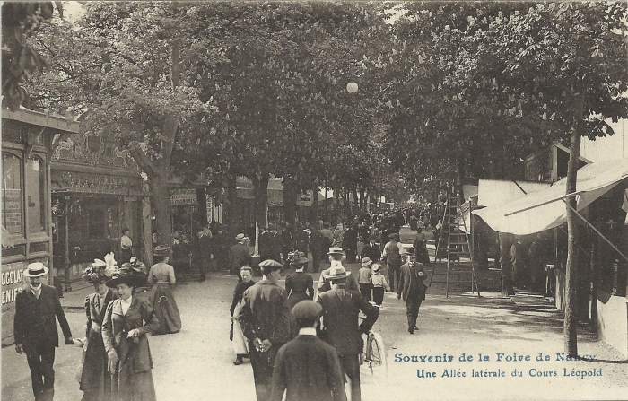 Allée latérale du cours Léopold