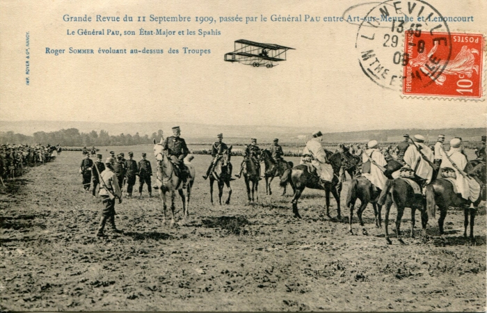 Le Général Pau, son état-major et les Spahis