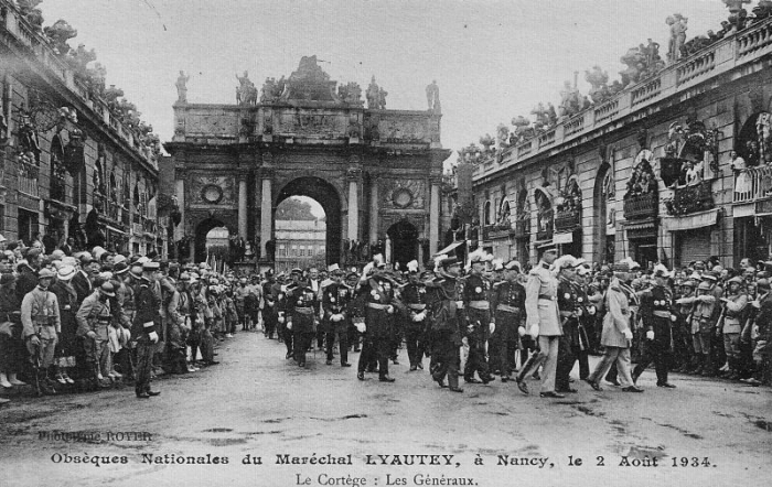 Le cortège : les généraux