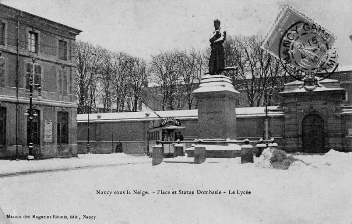 Place et statue Dombasle - Le lycée