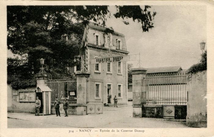 Entrée de la caserne Donop