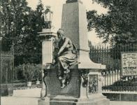 Sigisbert Adam [Rue] et monument Granville
