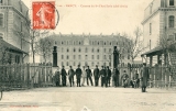 Caserne du 8e Régiment d'Artillerie (côté droit)