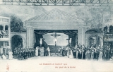 1920 - Au pied de la Croix