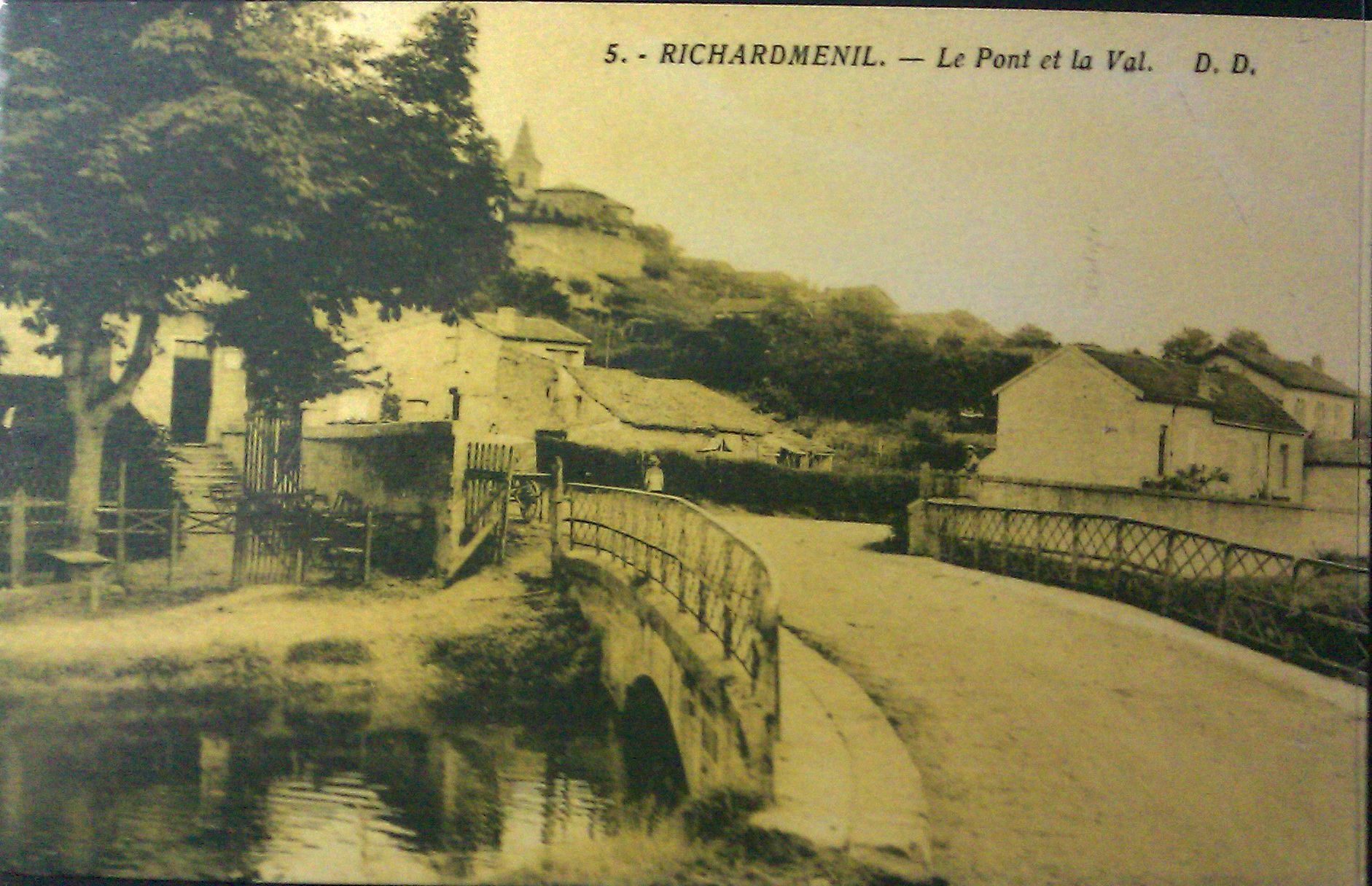 Le Pont et la Val ■