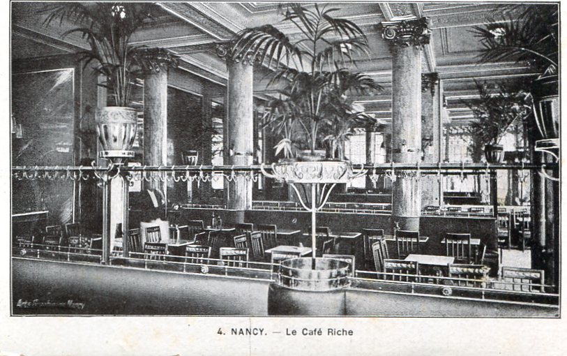 4 - Café Riche