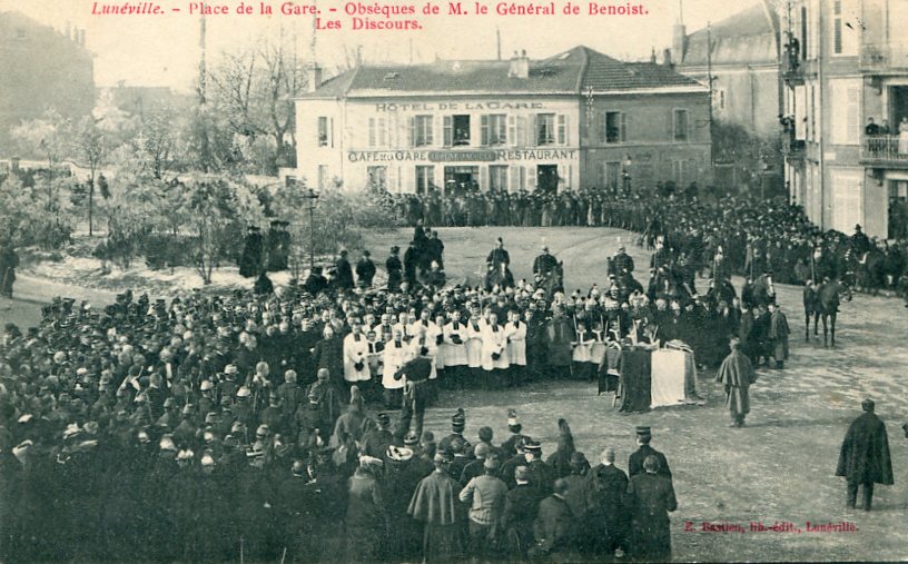 Obsèques du Général de Benoist