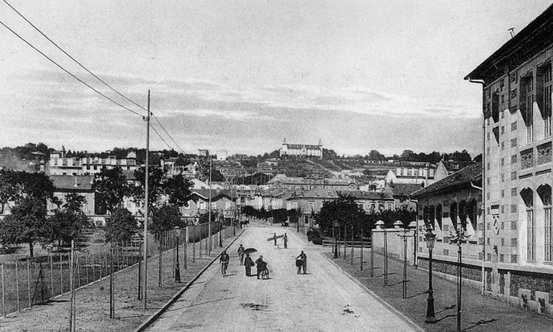 Boulevard Charlemagne et la Cure d'Air