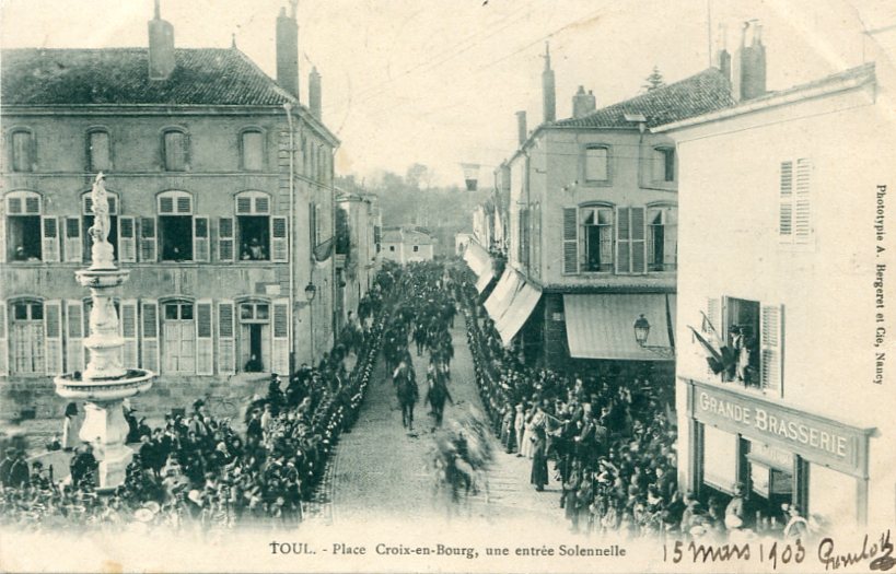 Une entrée solennelle