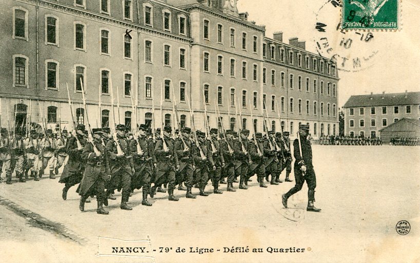Défilé au Quartier