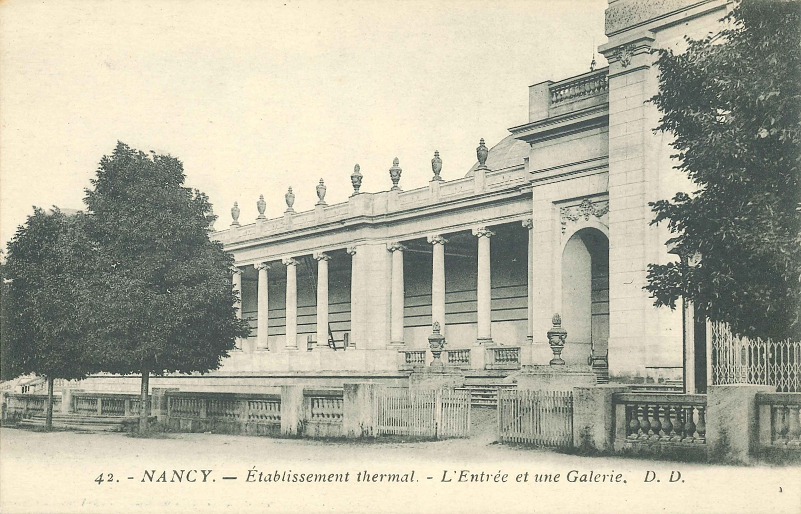 Entrée et une galerie