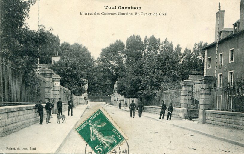 Entrée des Casernes