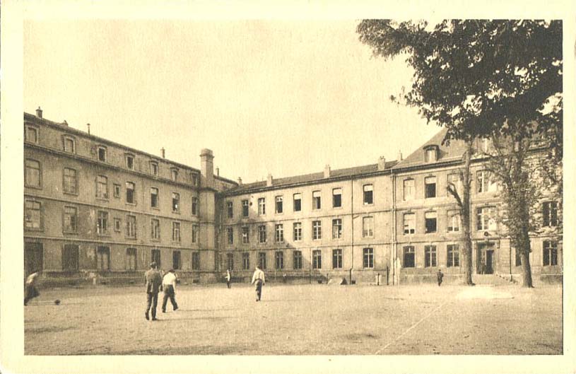 Cour des Écoles