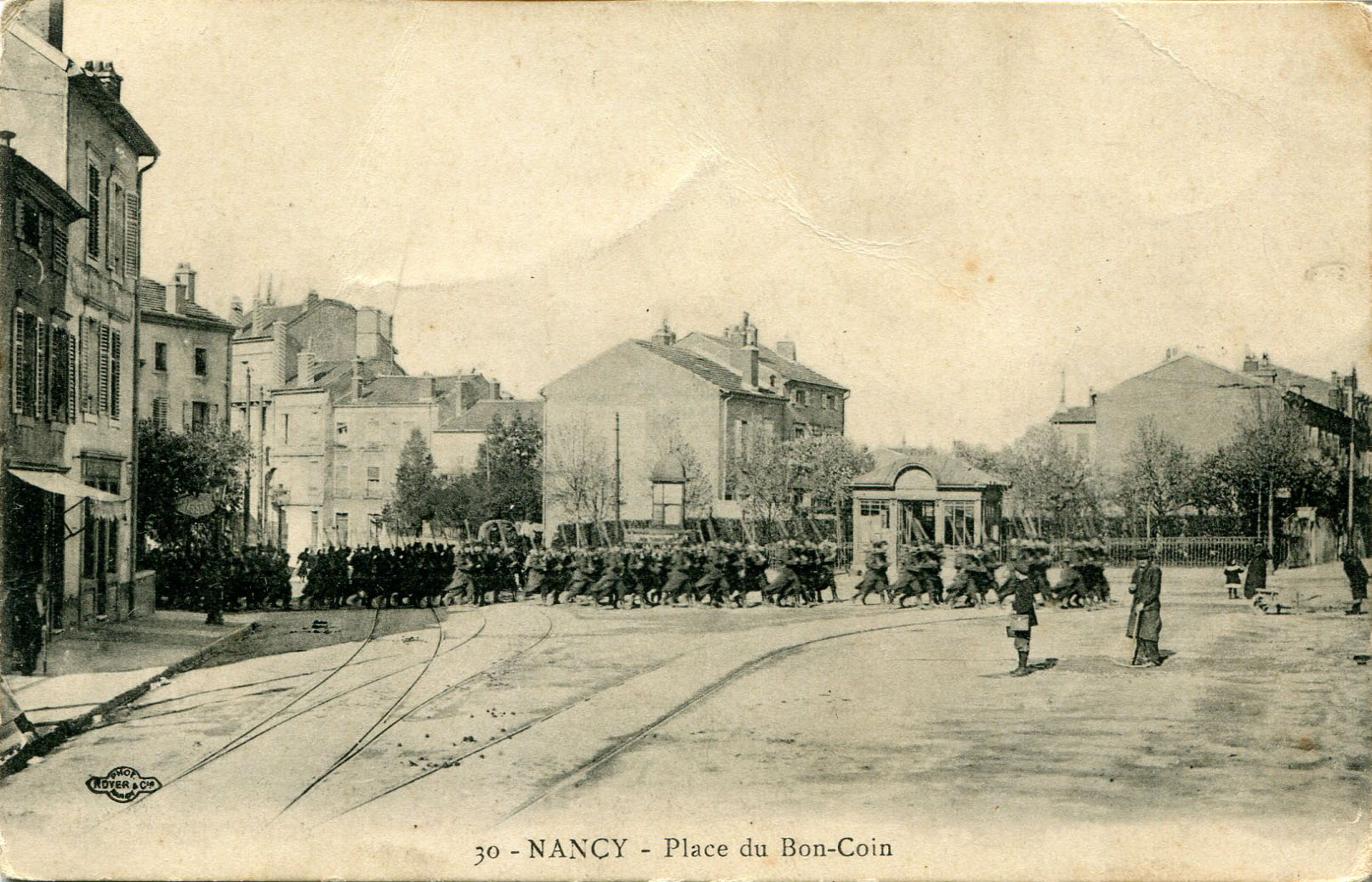 L'armée qui passe