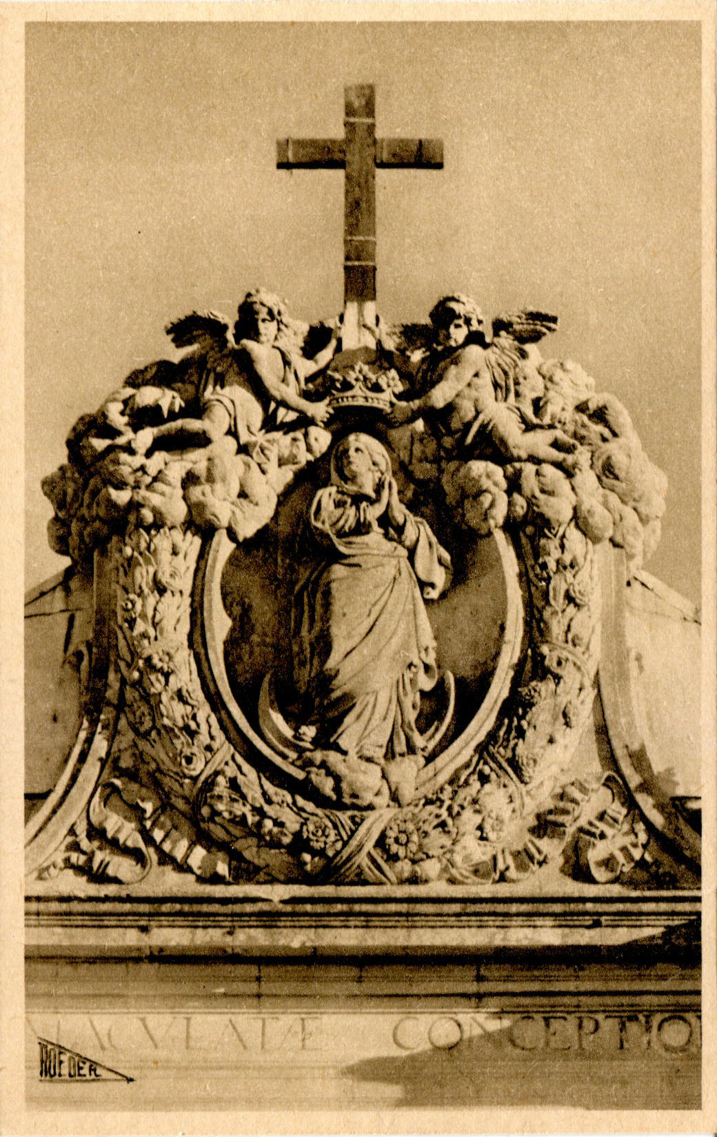 Vierge du fronton