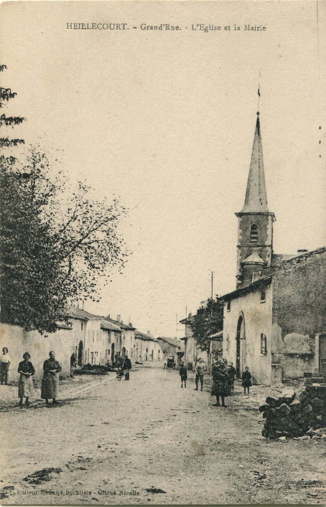 ■ Grand'Rue - L'Église et la Mairie