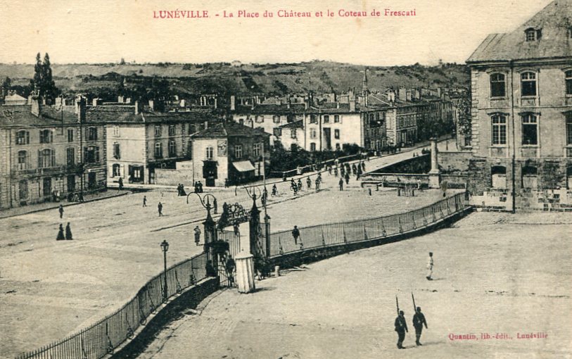 Place du Château et Coteau de Frescati