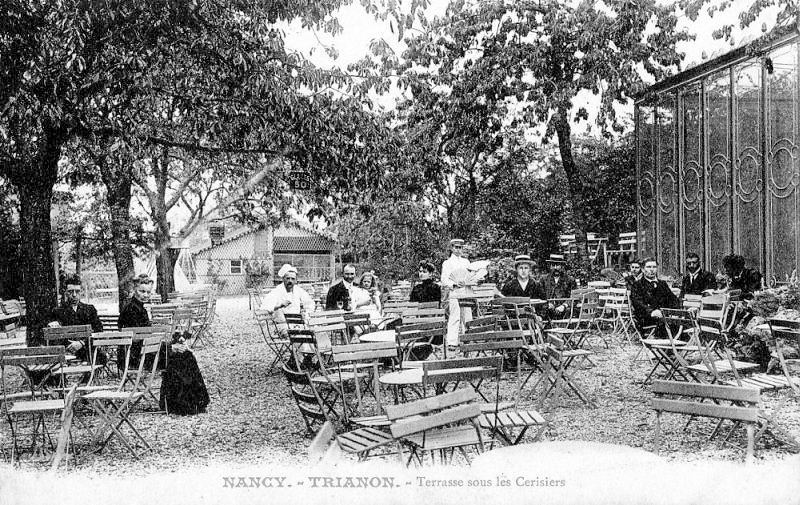 Terrasse sous les cerisiers