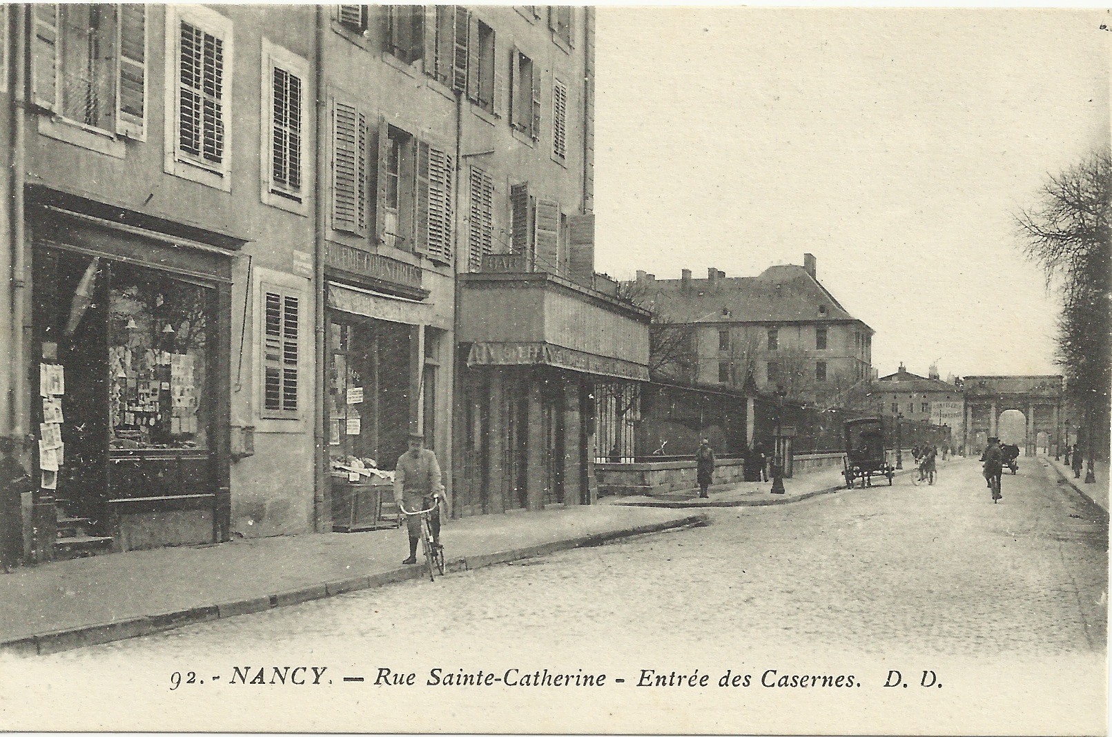 Entrée des casernes