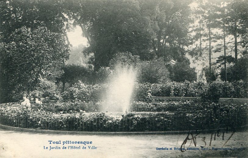 Jardin de l'Hôtel de Ville