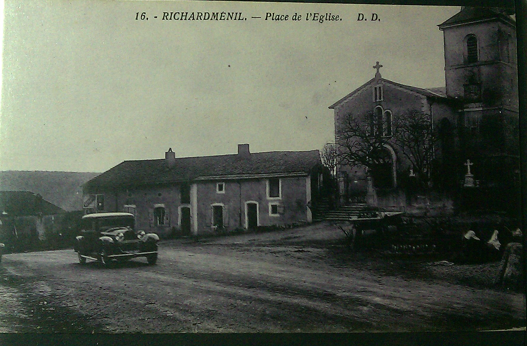 Place de l'Église ■