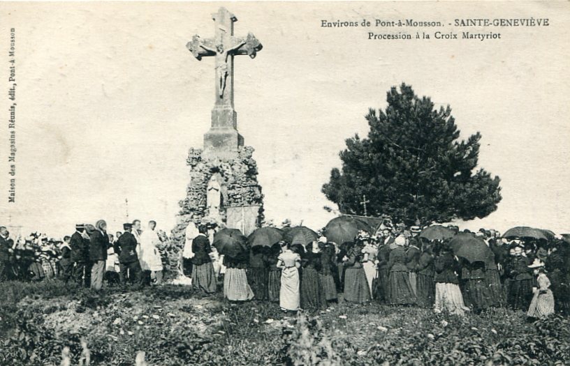 Procession à la Croix Martyriot