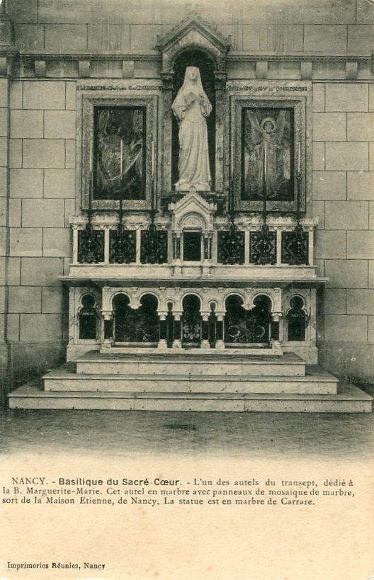 Un autel du transept