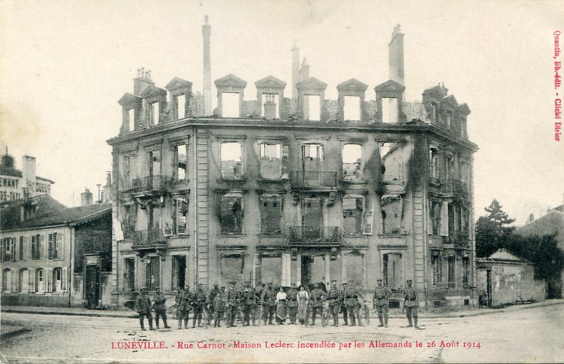 Rue Carnot incendiée le 26-8-1914