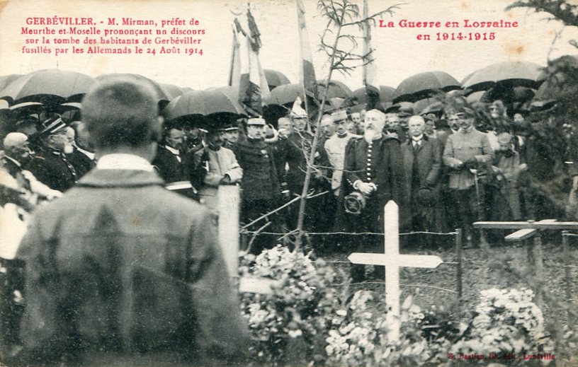 Le Préfet prononçant son discours