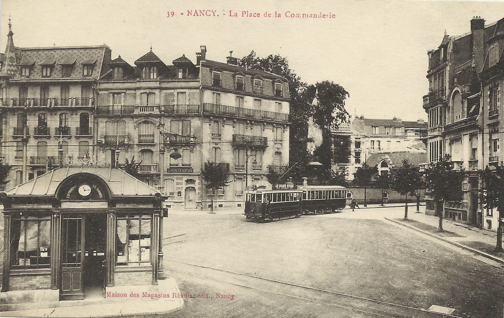 ■ Place de la Commanderie