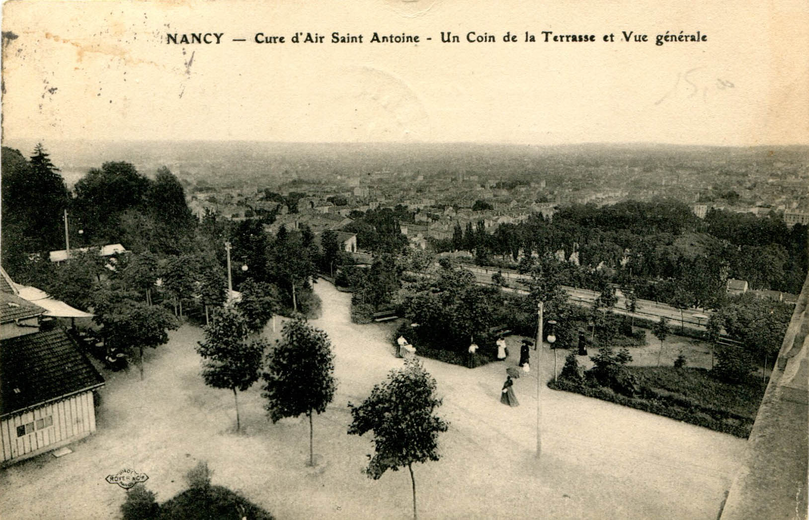 Terrasse et vue générale