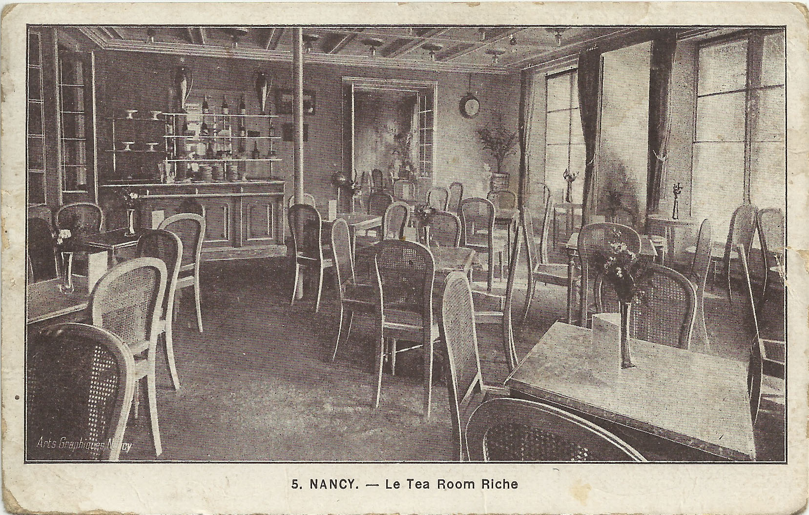 ■ 5 - Tea Room Riche