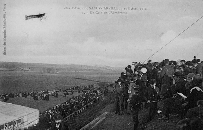 01 - Un Coin de l'aérodrome