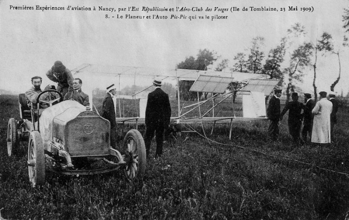 08 - Le planeur et l'auto "Pic-Pic"