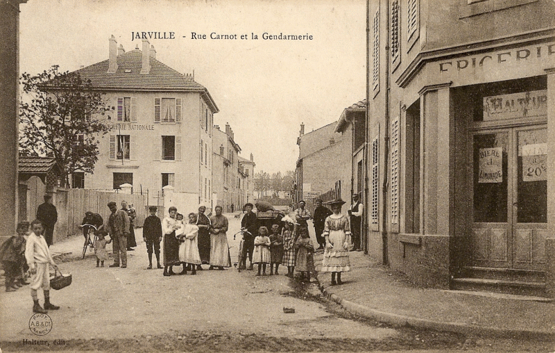■ Gendarmerie et rue Carnot