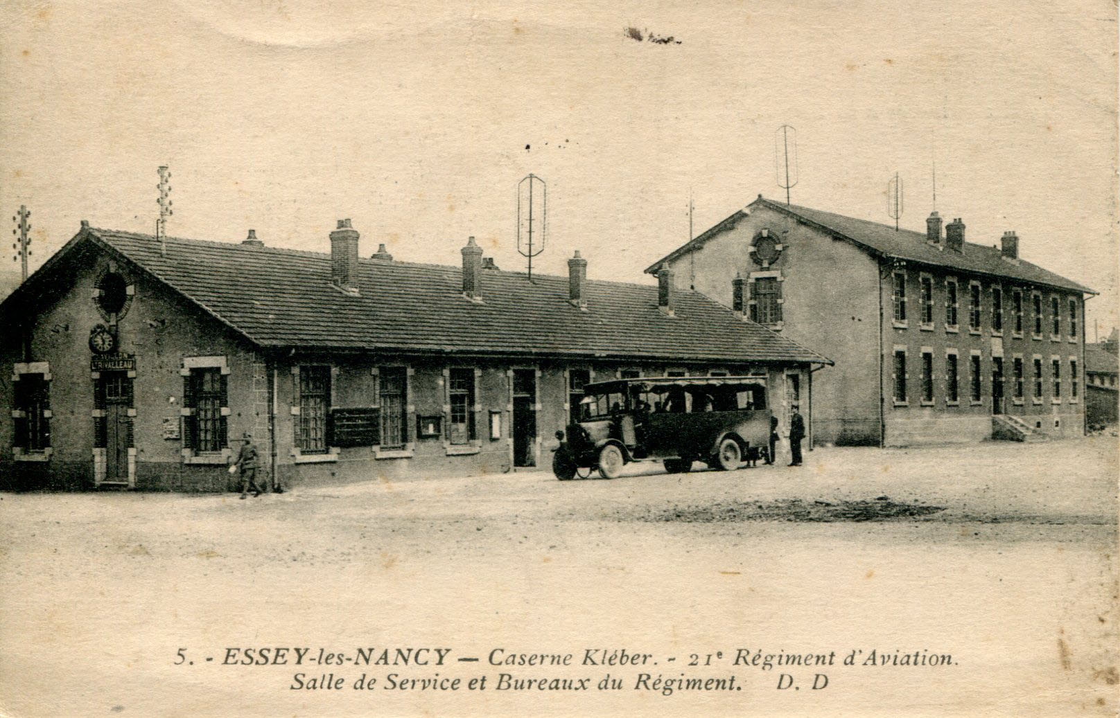 240 - Service et bureaux