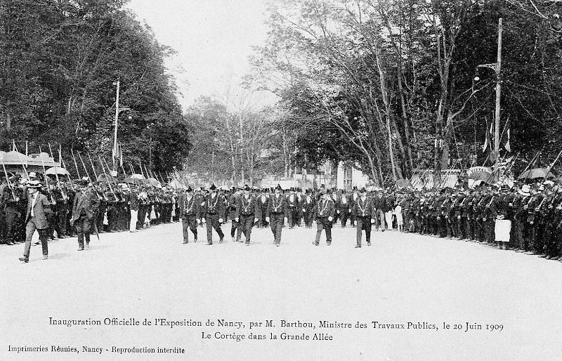 Cortège dans la Grande Allée