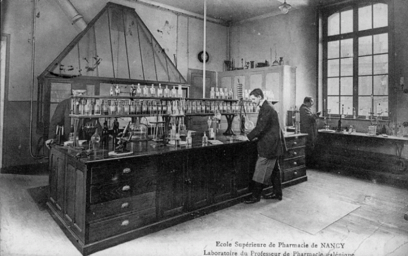 ■ Laboratoire du Professeur de Pharmacie galénique