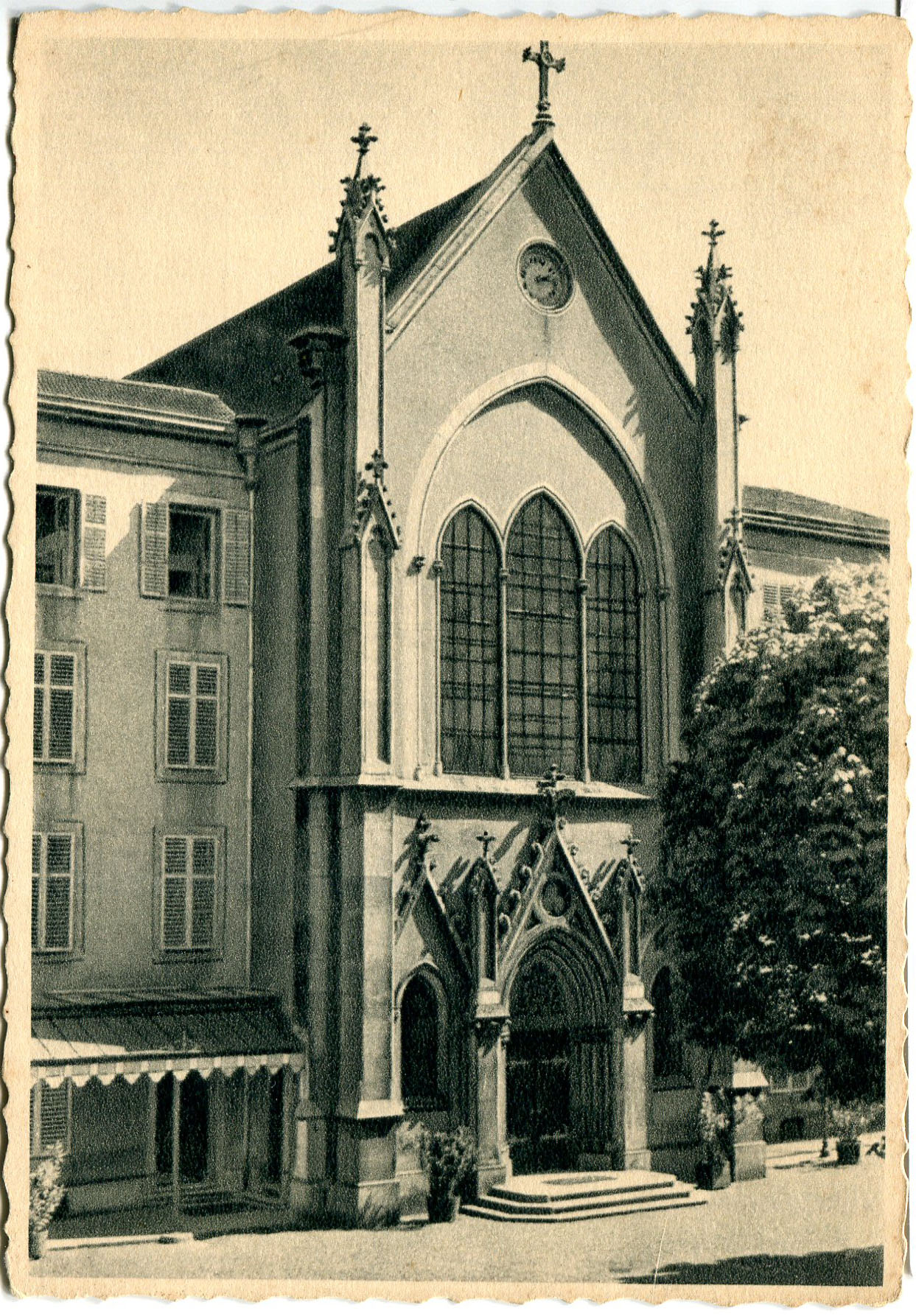 Entrée de la chapelle