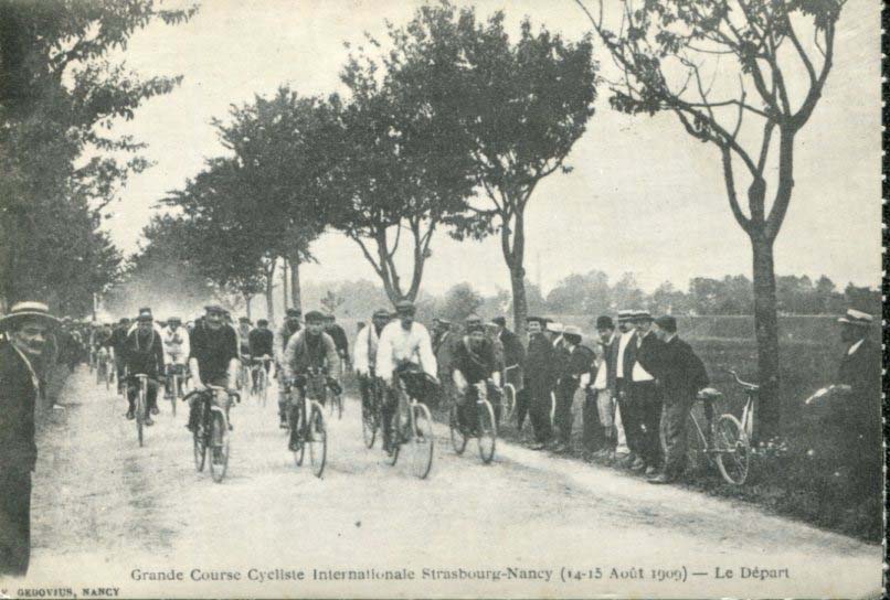 Départ de la course cycliste Strasbourg-Nancy