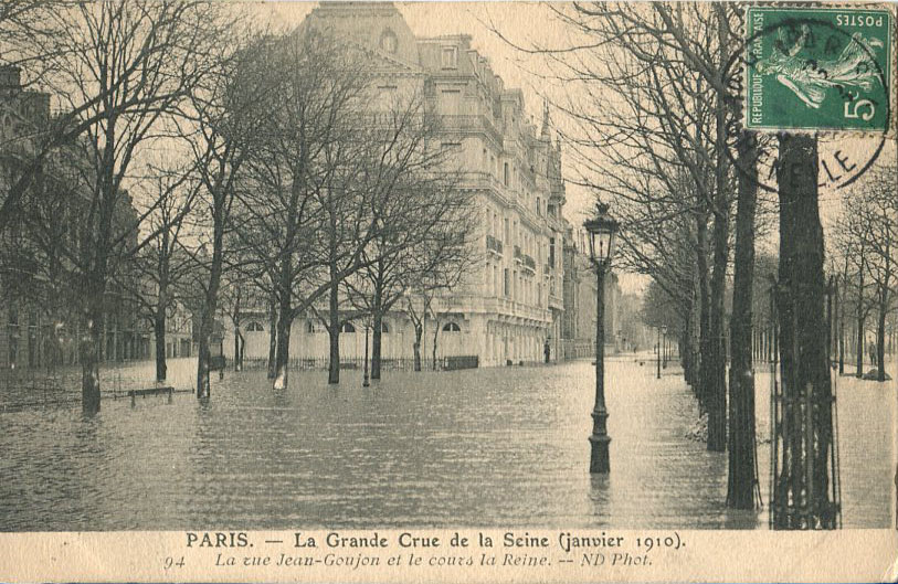 Rue Jean-Goujon - Cours de la Reine