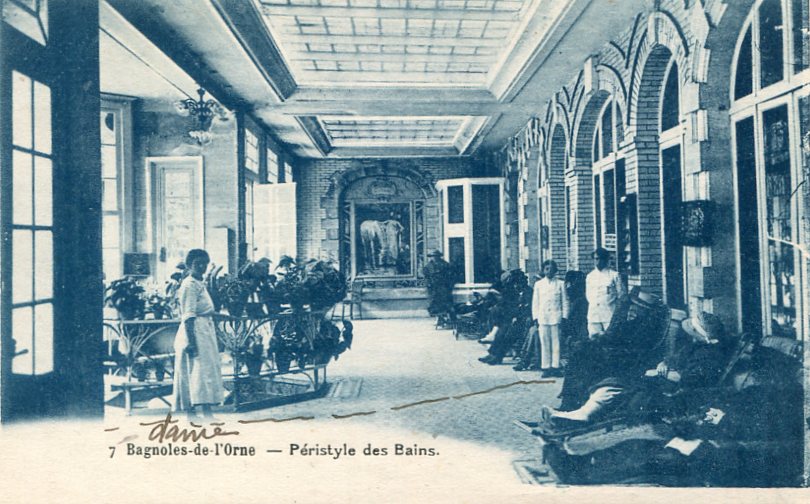 Péristyle des Bains