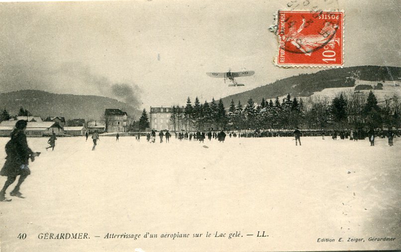 Aéroplane atterrissant