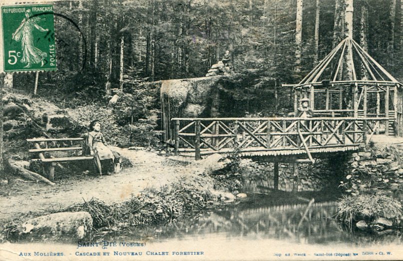 Cascade et nouveau chalet