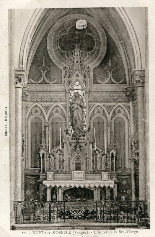 11 - Autel de la Ste-Vierge et tombeau de Ste-Claire