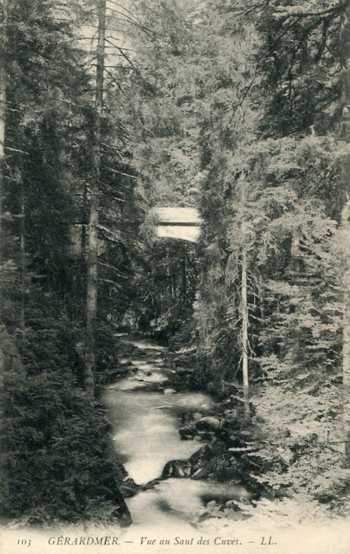 Vue au Saut des Cuves