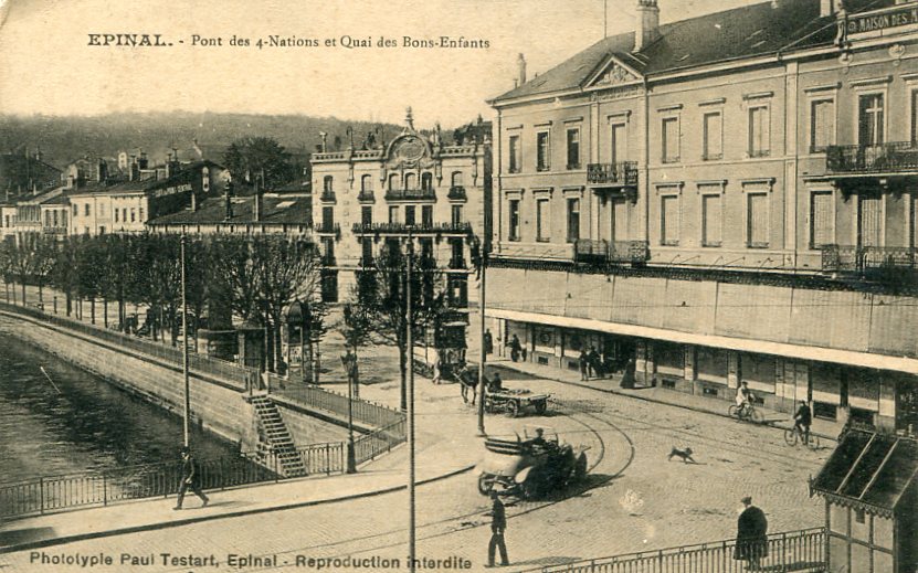 Pont des 4 Nations et Quai des Bons-Enfants